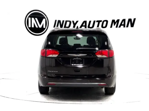 More photos of 2017 Chrysler Pacifica Touring L Plus at Indy Auto Man, IN