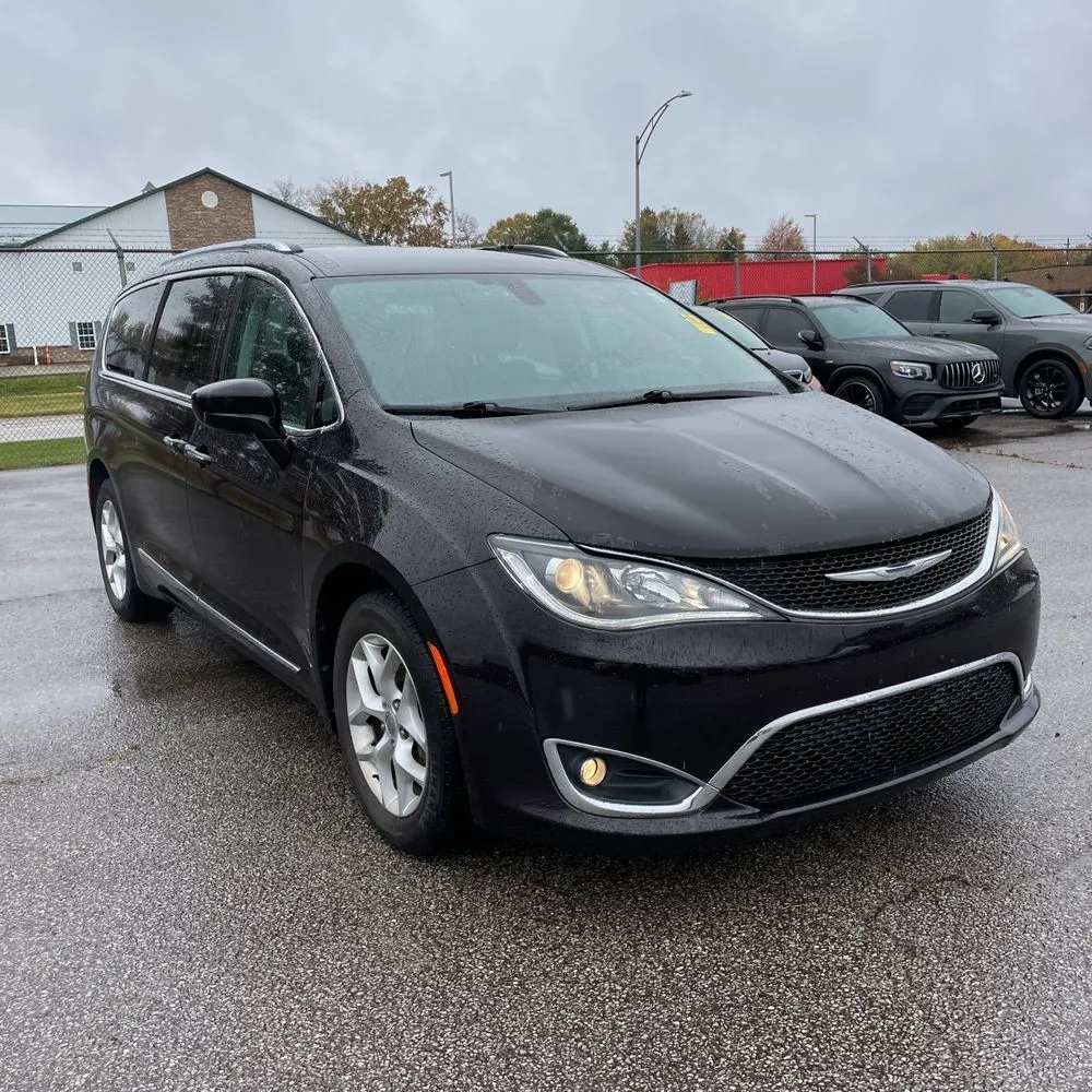 2017 Chrysler Pacifica Touring L Plus
