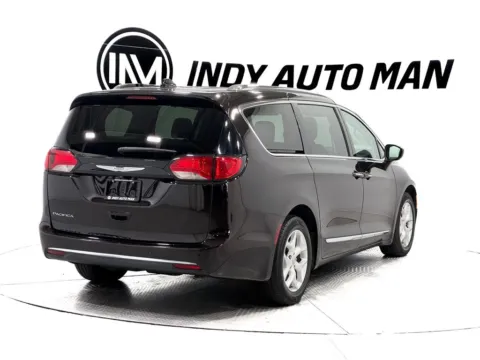 More photos of 2017 Chrysler Pacifica Touring L Plus at Indy Auto Man, IN