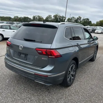 More photos of 2019 Volkswagen Tiguan 2.0T SEL 4Motion at Indy Auto Man, IN
