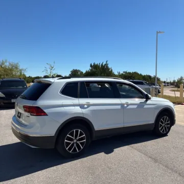 More photos of 2021 Volkswagen Tiguan 2.0T SE at Indy Auto Man, IN