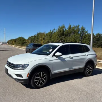Photos of 2021 Volkswagen Tiguan 2.0T SE for sale in Indianapolis, IN at Indy Auto Man