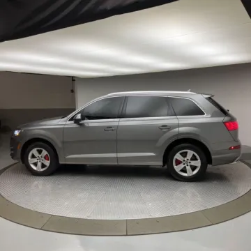 More photos of 2018 Audi Q7 2.0T Premium Plus quattro at Indy Auto Man, IN