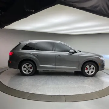 More photos of 2018 Audi Q7 2.0T Premium Plus quattro at Indy Auto Man, IN