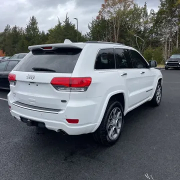 More photos of 2020 Jeep Grand Cherokee Overland at Indy Auto Man, IN
