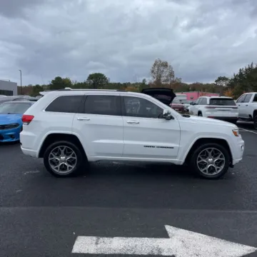 Another view of 2020 Jeep Grand Cherokee Overland for sale in Indianapolis, IN at Indy Auto Man