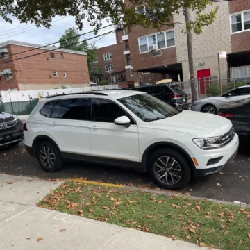 Another view of 2020 Volkswagen Tiguan 2.0T SEL for sale in Indianapolis, IN at Indy Auto Man