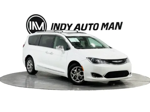 White 2018 Chrysler Pacifica Limited for sale in Indianapolis, IN