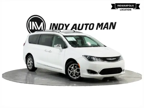 White 2018 Chrysler Pacifica Limited for sale in Indianapolis, IN