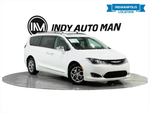 White 2018 Chrysler Pacifica Limited for sale in Indianapolis, IN