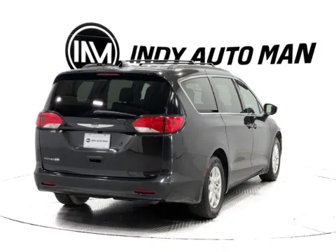 More photos of 2020 Chrysler Voyager LXI at Indy Auto Man, IN