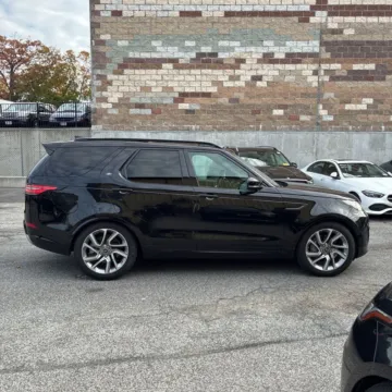 Another view of 2020 Land Rover Discovery Landmark Edition for sale in Indianapolis, IN at Indy Auto Man