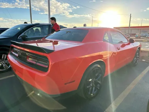 More photos of 2022 Dodge Challenger SXT at Indy Auto Man, IN