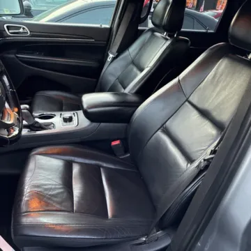 More photos of 2020 Jeep Grand Cherokee Limited at Indy Auto Man, IN