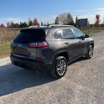 More photos of 2021 Jeep Cherokee Latitude Lux at Indy Auto Man, IN