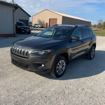 Photos of 2021 Jeep Cherokee Latitude Lux for sale in Indianapolis, IN at Indy Auto Man