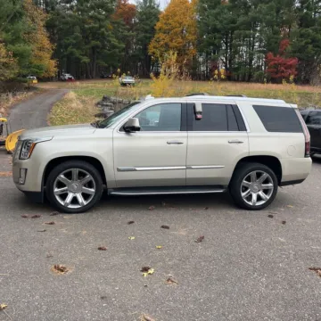More photos of 2016 Cadillac Escalade Premium at Indy Auto Man, IN