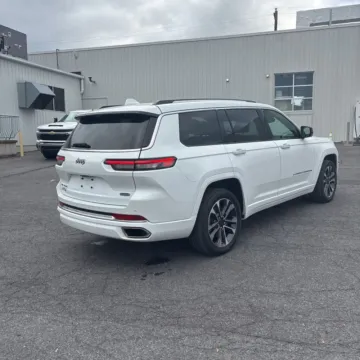 More photos of 2021 Jeep Grand Cherokee L Overland at Indy Auto Man, IN