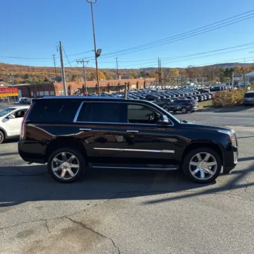 More photos of 2018 Cadillac Escalade Luxury at Indy Auto Man, IN
