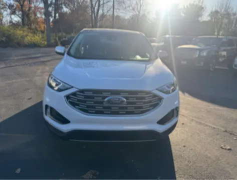 Photos of 2020 Ford Edge SEL for sale in Indianapolis, IN at Indy Auto Man