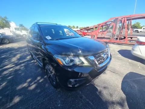 Black 2018 Nissan Pathfinder Platinum for sale in Indianapolis, IN