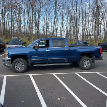 More photos of 2017 Chevrolet Silverado 2500HD LTZ at Indy Auto Man, IN