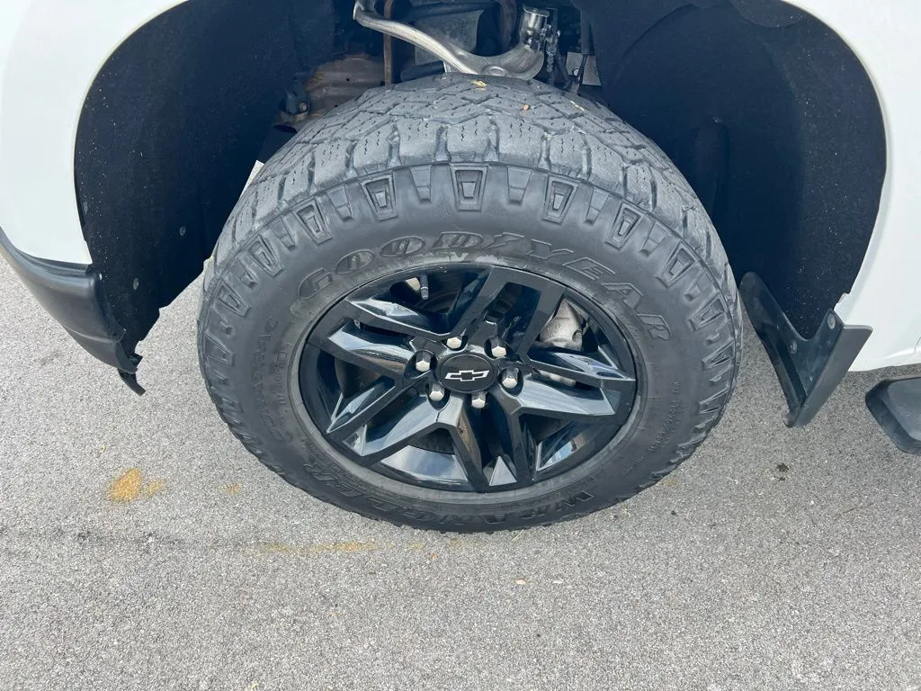 2019 Chevrolet Silverado 1500 Custom Trail Boss photo 4