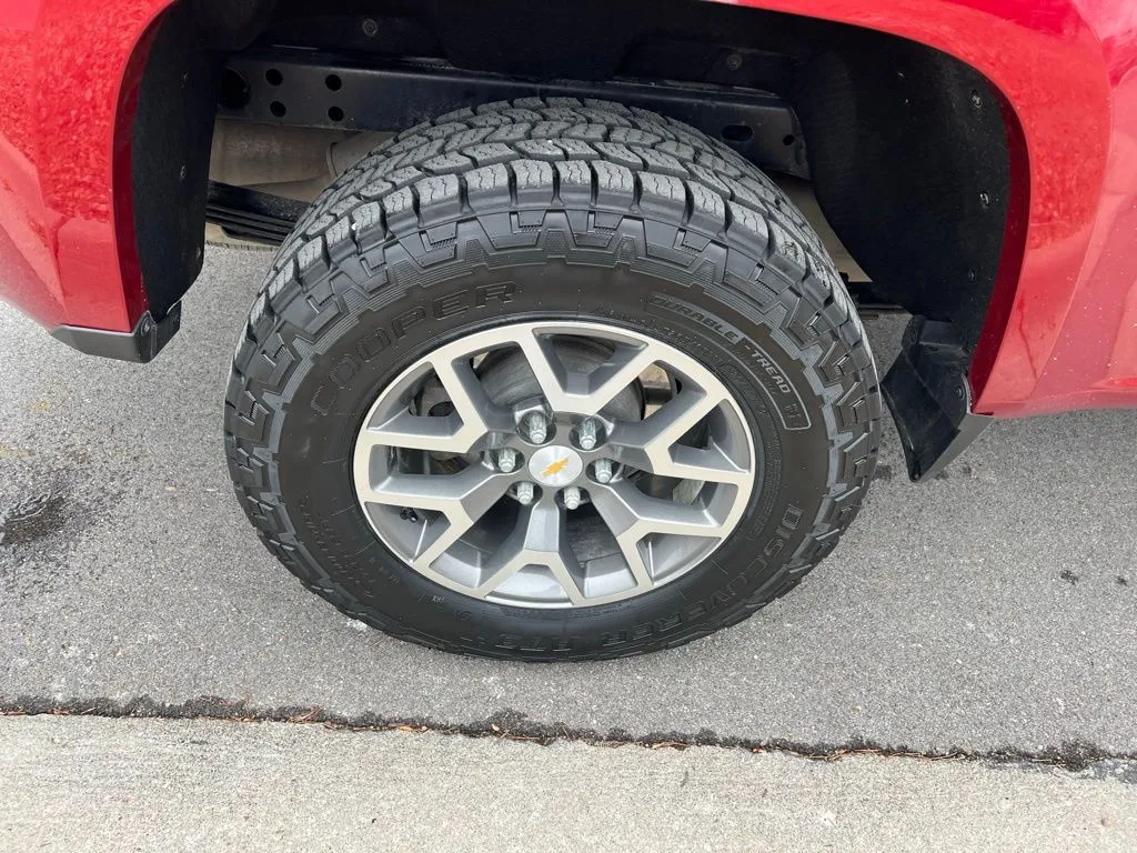 2018 Chevrolet Colorado Z71 photo 3