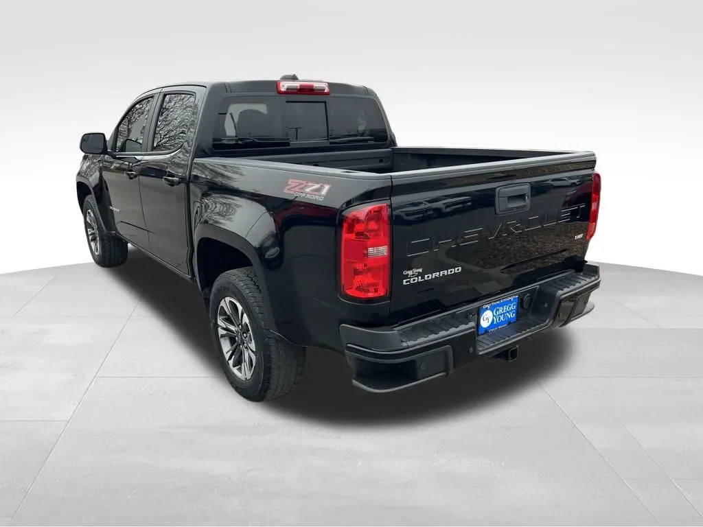 2021 Chevrolet Colorado Z71 photo 2