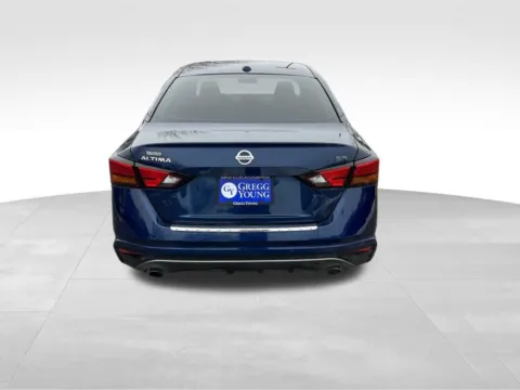 More photos of 2021 Nissan Altima 2.5 SR at Gregg Young Chevrolet - Omaha, NE
