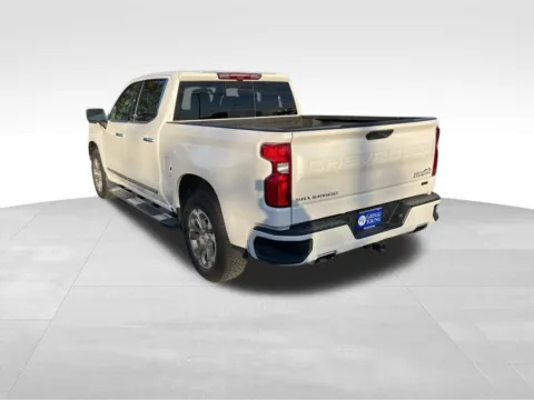 More photos of 2023 Chevrolet Silverado 1500 High Country at Gregg Young Chevrolet - Omaha, NE