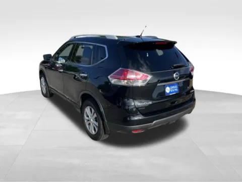 More photos of 2016 Nissan Rogue SV at Gregg Young Chevrolet of Omaha, NE