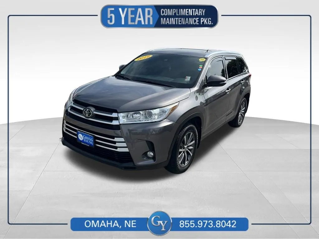 Gray 2019 Toyota Highlander XLE for sale in Omaha, NE