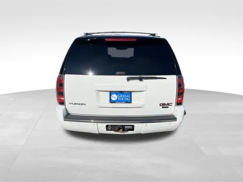 More photos of 2008 GMC Yukon Denali at Gregg Young Chevrolet of Omaha, NE