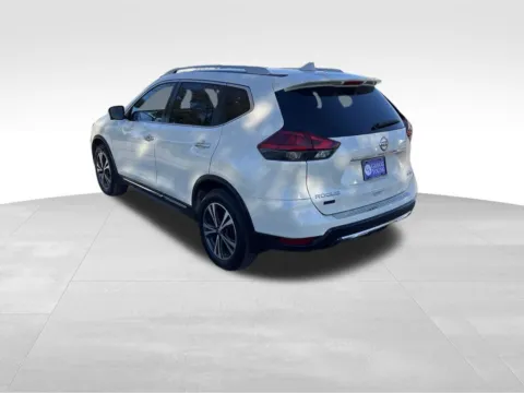 More photos of 2017 Nissan Rogue SL at Gregg Young Chevrolet of Omaha, NE