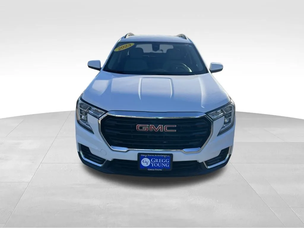 2023 Gmc Terrain SLE photo 2