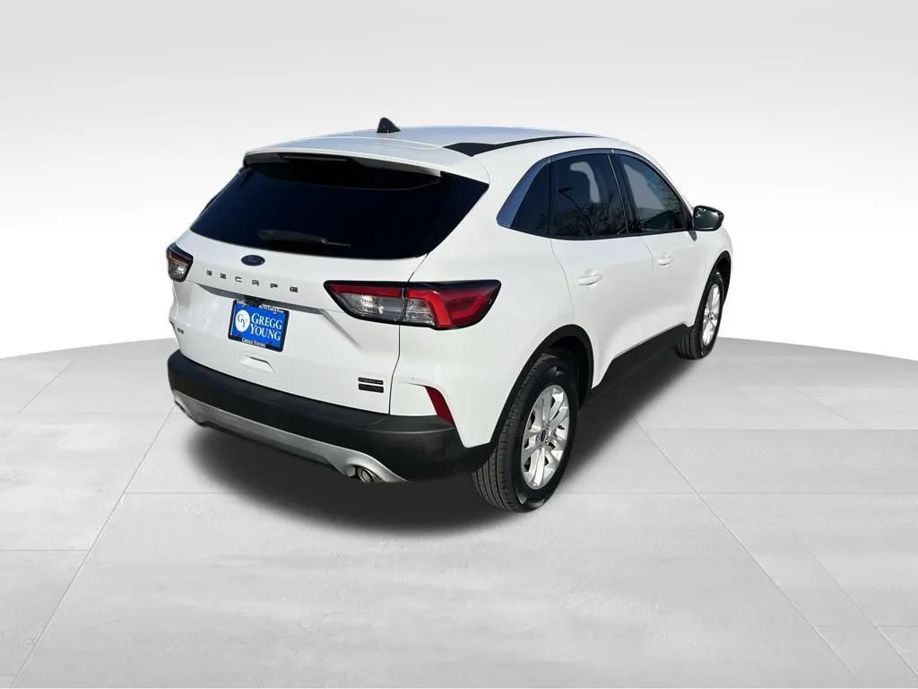 2022 Ford Escape Hybrid SE photo 3