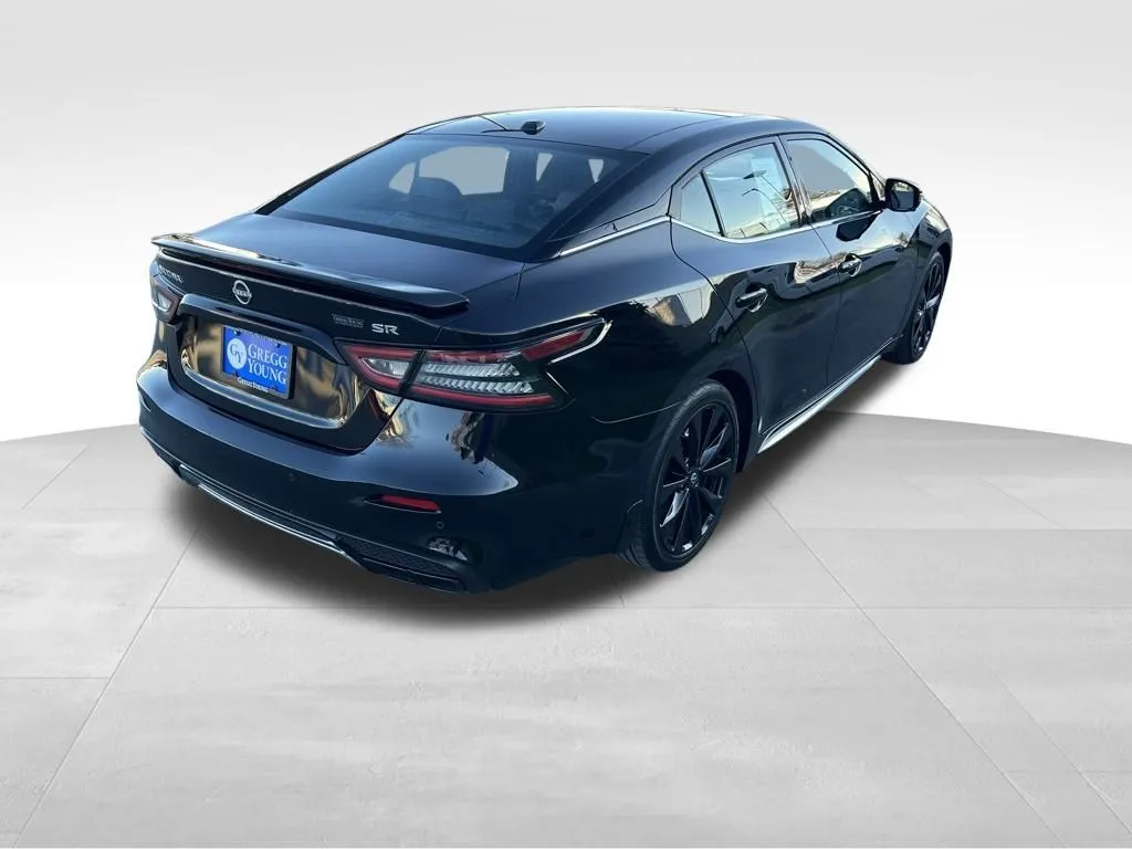2023 Nissan Maxima SR photo 3