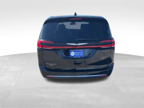More photos of 2024 Chrysler Pacifica Touring L at Gregg Young Atlantic, IA