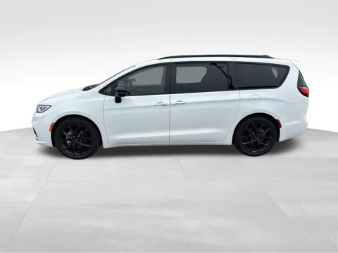 Another view of 2025 Chrysler Pacifica Limited for sale in Atlantic, IA at Gregg Young Chevrolet GMC Atlantic