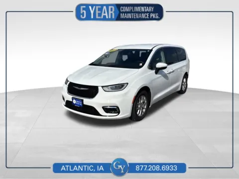 White 2023 Chrysler Pacifica Touring L for sale in Atlantic, IA