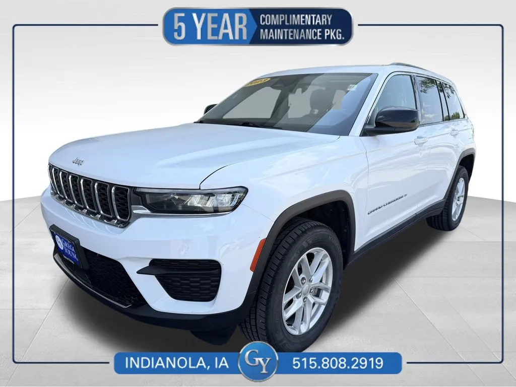 White 2023 Jeep Grand Cherokee Laredo for sale in Indianola, IA