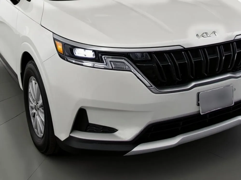 2023 Kia Carnival LX photo 3