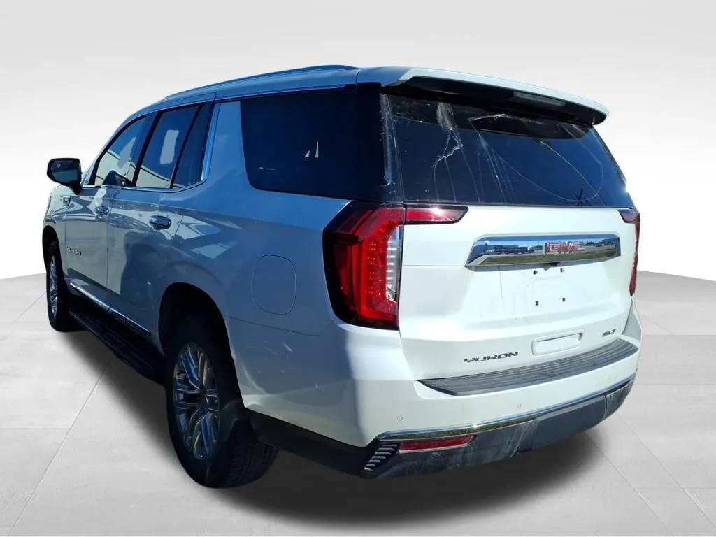 2022 Gmc Yukon SLT photo 2