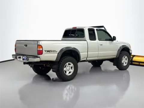More photos of 2004 Toyota Tacoma at CarLink Morristown, NJ