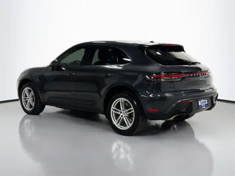 More photos of 2022 Porsche Macan at CarLink Morristown, NJ