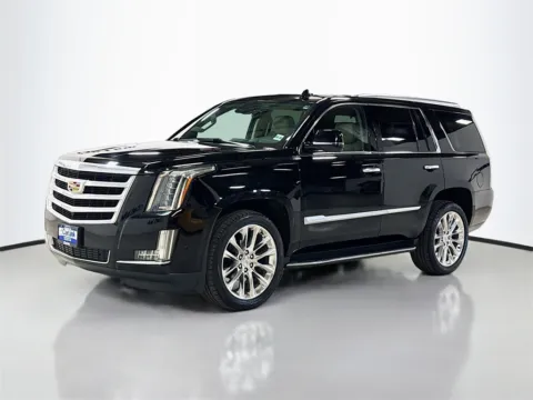 Another view of 2020 Cadillac Escalade Luxury for sale in Morristown, NJ at CarLink Morristown