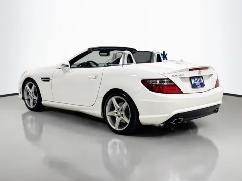 More photos of 2015 Mercedes-Benz SLK 350 at CarLink Morristown, NJ