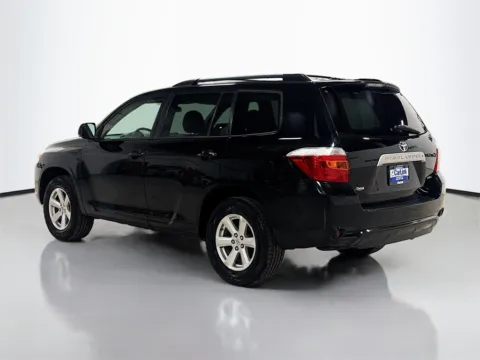More photos of 2010 Toyota Highlander SE at CarLink Morristown, NJ