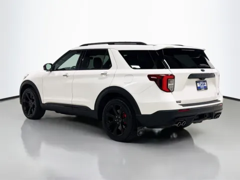 More photos of 2022 Ford Explorer ST at CarLink Morristown, NJ